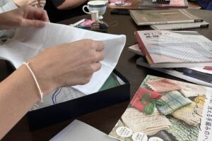 10月の「布と糸とおやつと。」開催報告。刺し子と組紐、リンゴのおやつ